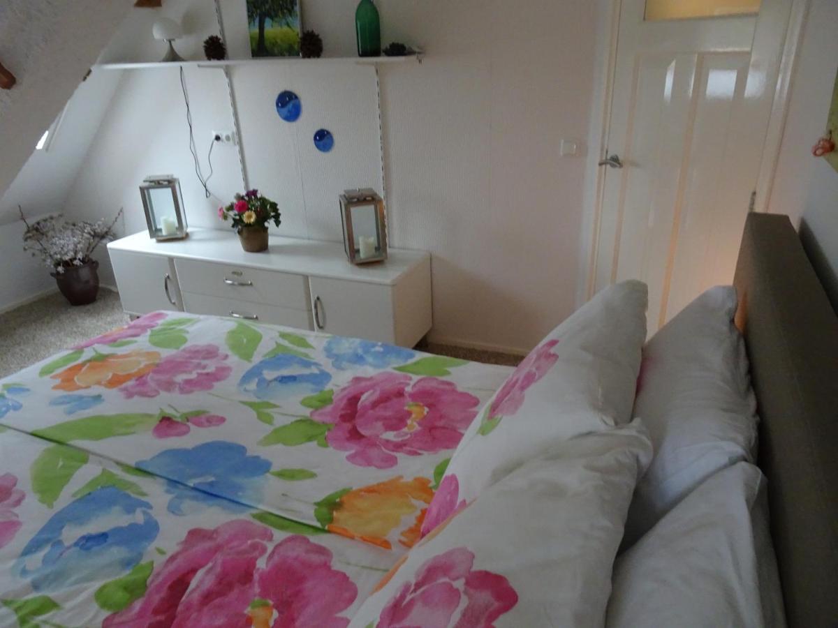 Bed and Breakfast Rest En Romte Birdaard Esterno foto
