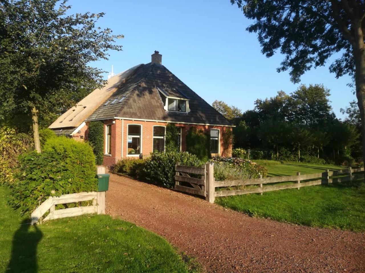 Bed and Breakfast Rest En Romte Birdaard Esterno foto