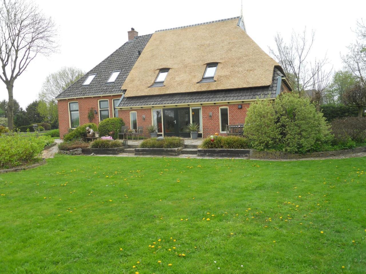 Bed and Breakfast Rest En Romte Birdaard Esterno foto