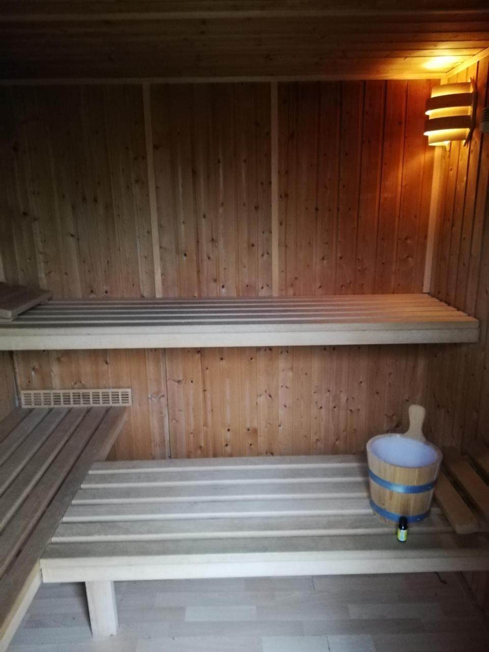 Bed and Breakfast Rest En Romte Birdaard Esterno foto